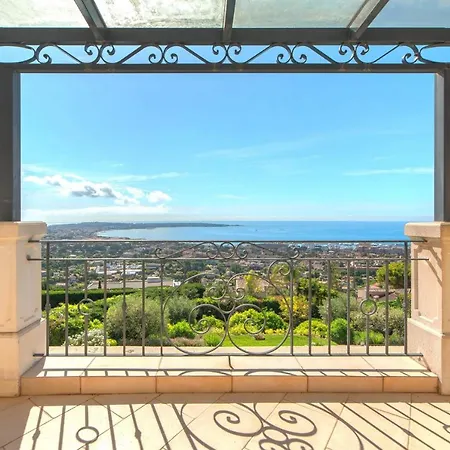 Villa Pertuades With Amazing Sea View And Swimming Pool