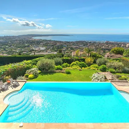 Pertuades With Amazing Sea View And Swimming Pool Vallauris