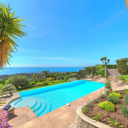 Villa Pertuades With Amazing Sea View And Swimming Pool *