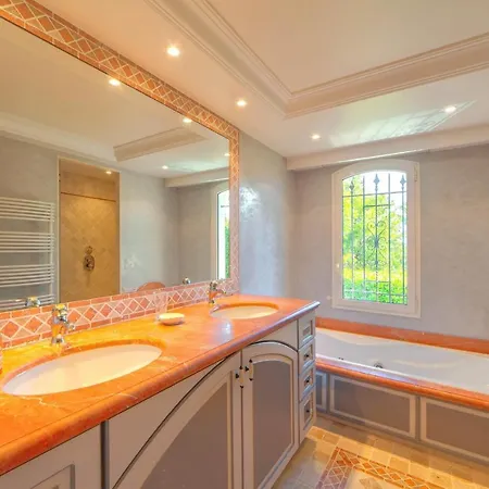 Pertuades With Amazing Sea View And Swimming Pool * Vallauris