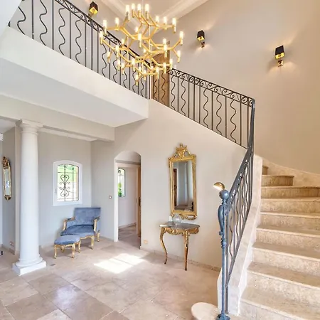 Villa Pertuades With Amazing Sea View And Swimming Pool *