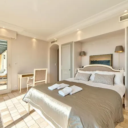 Villa Pertuades With Amazing Sea View And Swimming Pool *