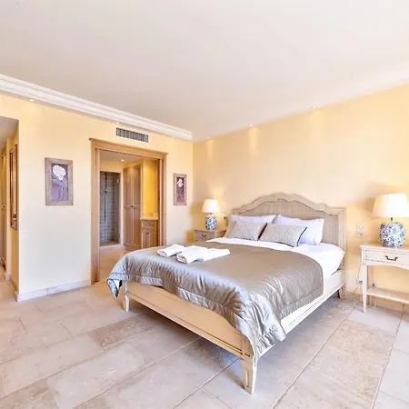 Pertuades With Amazing Sea View And Swimming Pool Vallauris